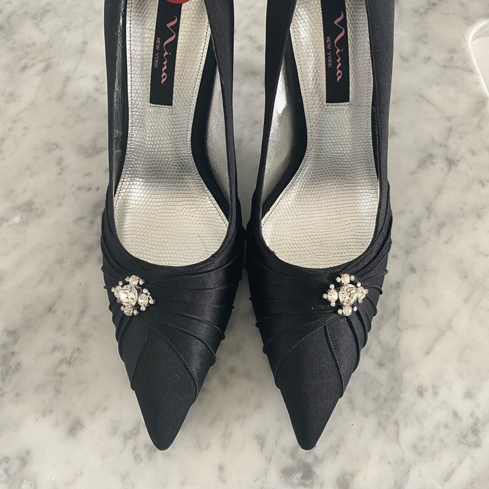 Mia pumps with diamanté detail